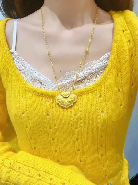 双鱼座女生适合什么包包_双鱼座包包选购指南