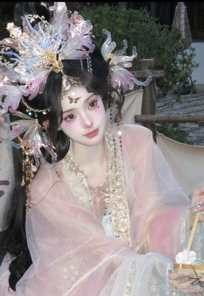 魔羯神话妆教程_魔羯神话妆适合什么肤色