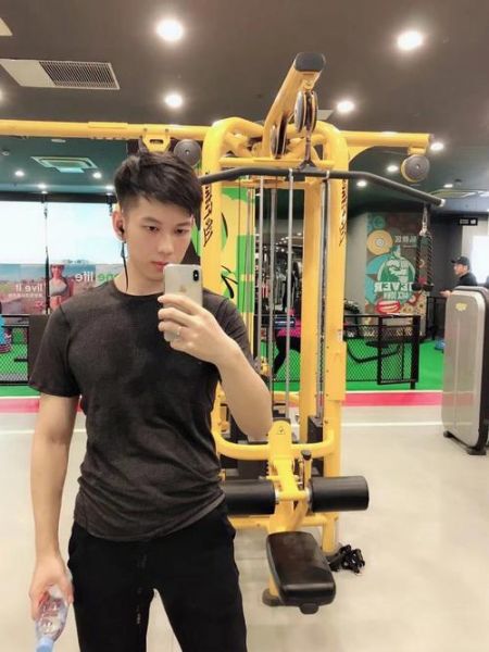 魔羯男适合什么发型_魔羯男发型图片推荐